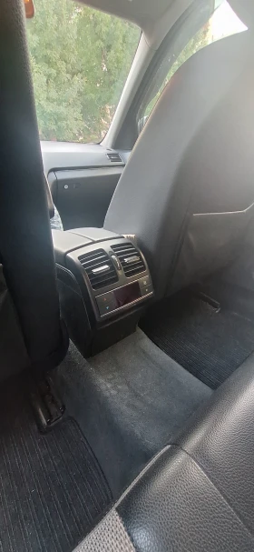 Mercedes-Benz C 320 4matik, снимка 11