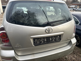 Toyota Corolla verso 2.2D4D, снимка 10