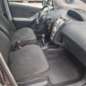 Toyota Yaris 1.0, снимка 13