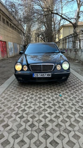     Mercedes-Benz E 240