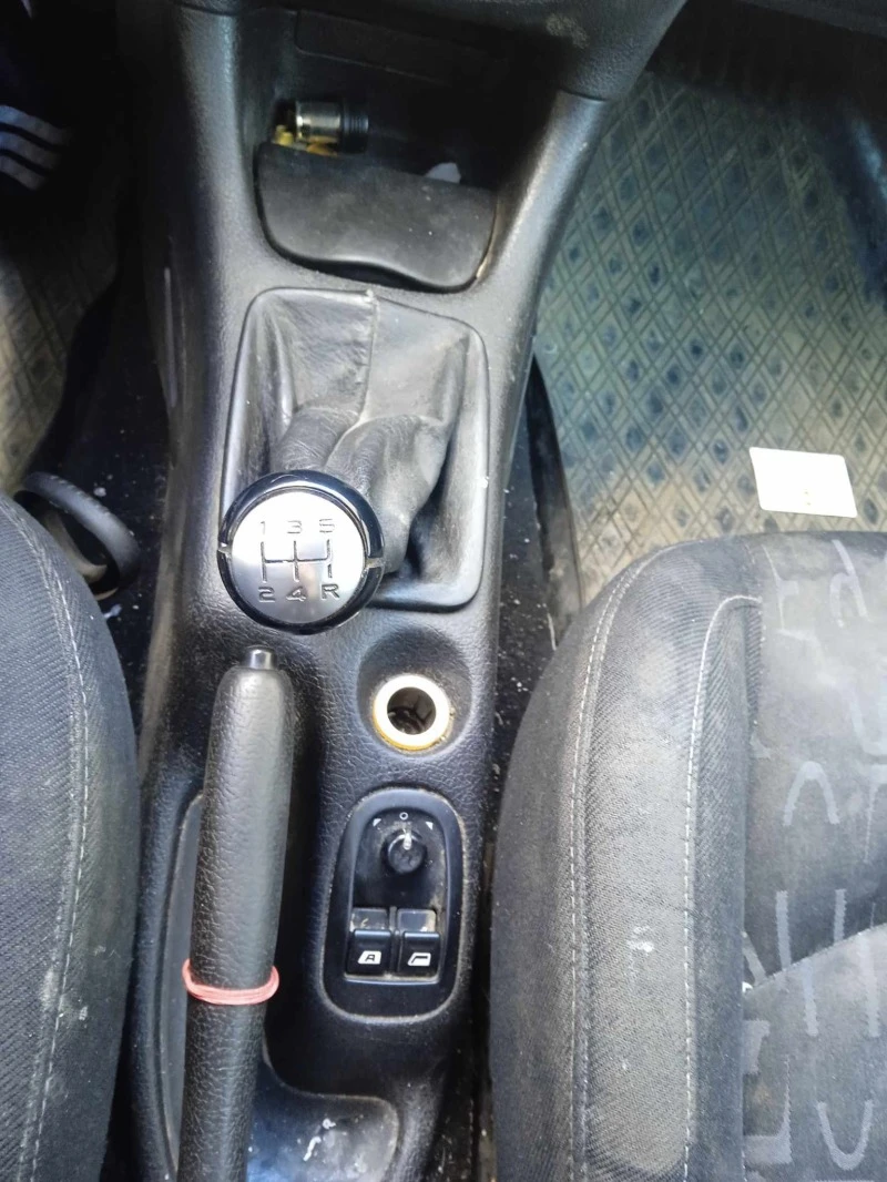 Peugeot 206, снимка 8 - Автомобили и джипове - 35976105