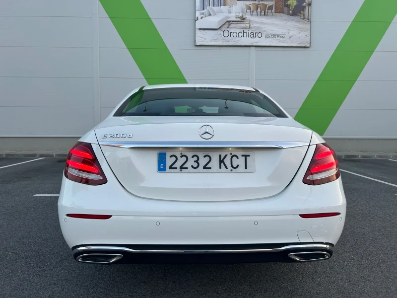 Mercedes-Benz E 220 9Gtronik/Бартер/Лизинг, снимка 2 - Автомобили и джипове - 47731218