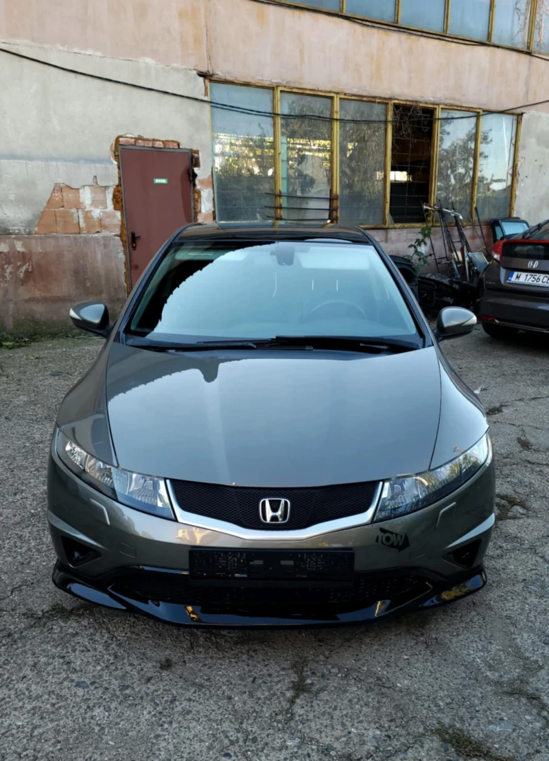 Honda Civic 1, 8-vtec Executive + , снимка 4 - Автомобили и джипове - 48403959