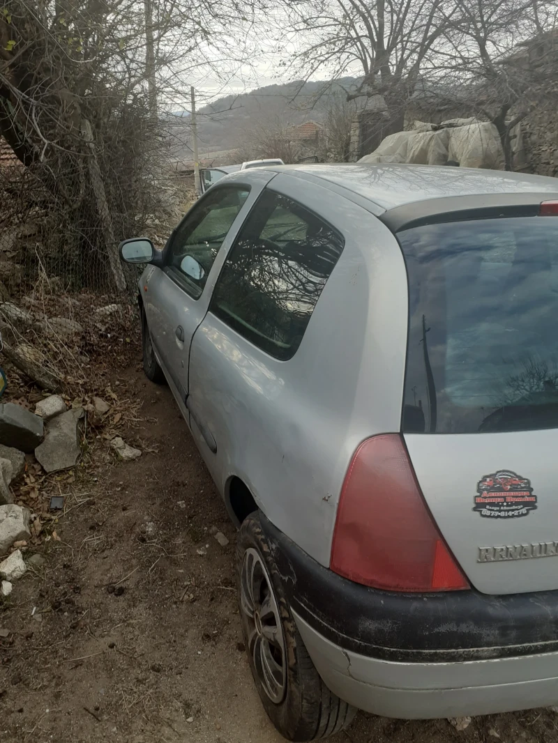 Renault Clio, снимка 6 - Автомобили и джипове - 48146078