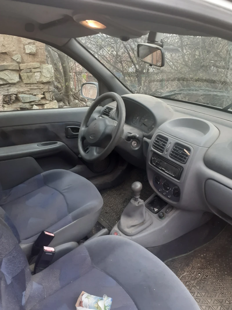 Renault Clio, снимка 4 - Автомобили и джипове - 48146078