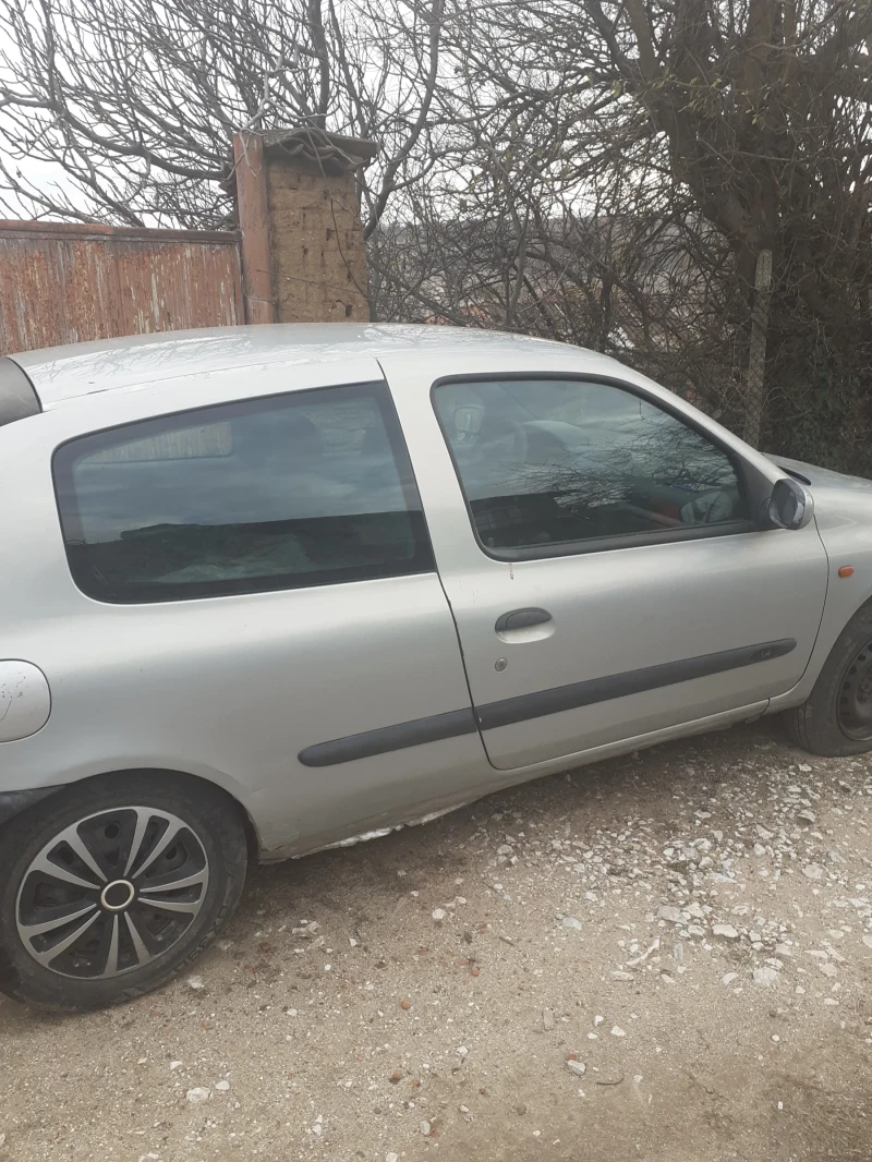 Renault Clio, снимка 3 - Автомобили и джипове - 48146078