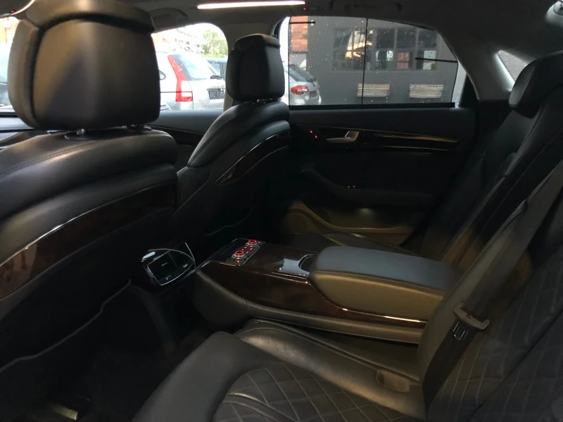 Audi A8 1-Собственик-MATRIX-262k.s-Distronik-ЛИЗИНГ!!!, снимка 9 - Автомобили и джипове - 50123544