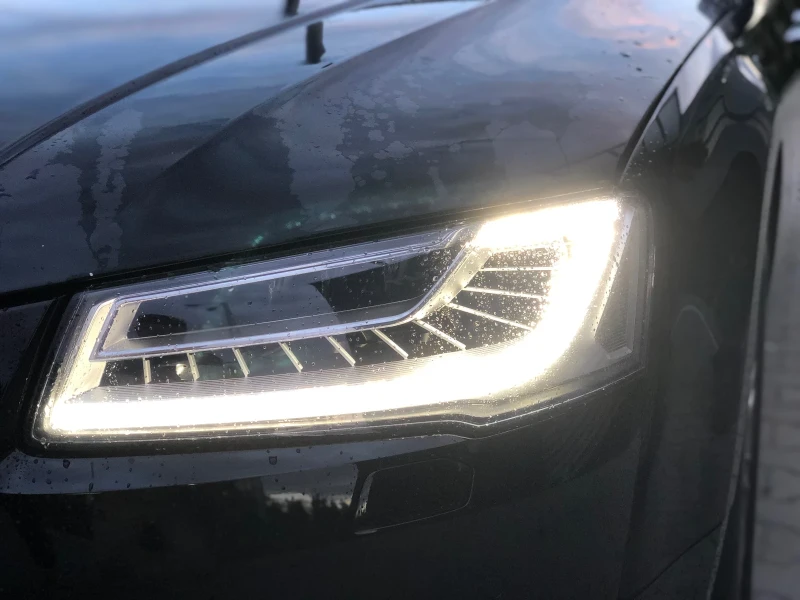Audi A8 1-Собственик-MATRIX-262k.s-Distronik-ЛИЗИНГ!!!, снимка 2 - Автомобили и джипове - 50123544
