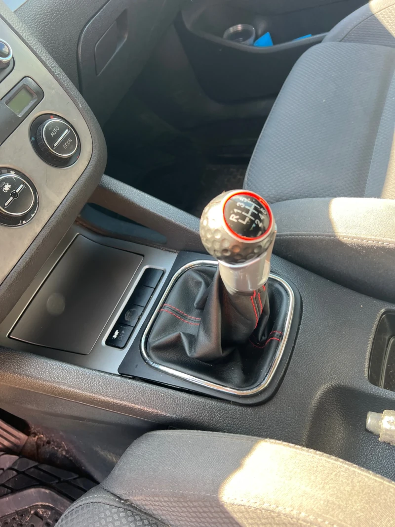 VW Golf 2.0 TDI, снимка 7 - Автомобили и джипове - 52269266