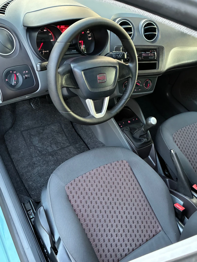 Seat Ibiza 1.2 , снимка 9 - Автомобили и джипове - 52453765