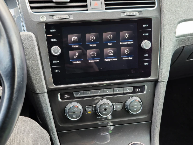 VW Golf Variant 1.6 TDI, снимка 9 - Автомобили и джипове - 52427741