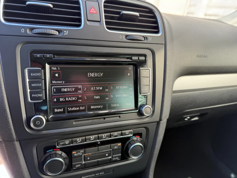 VW Golf 1, 4TSI+ Подгрев+ Навигация+ МНОГО ИКОНОМИЧНО, снимка 11 - Автомобили и джипове - 52227284