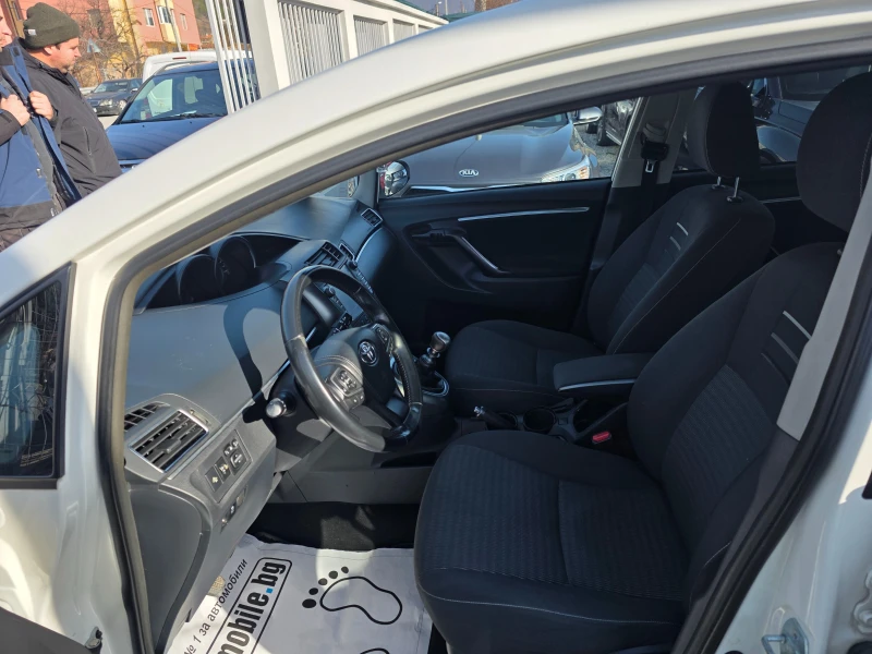 Toyota Verso 1.6 D НАПЪЛНО ОБСЛУЖЕН , снимка 12 - Автомобили и джипове - 53092394