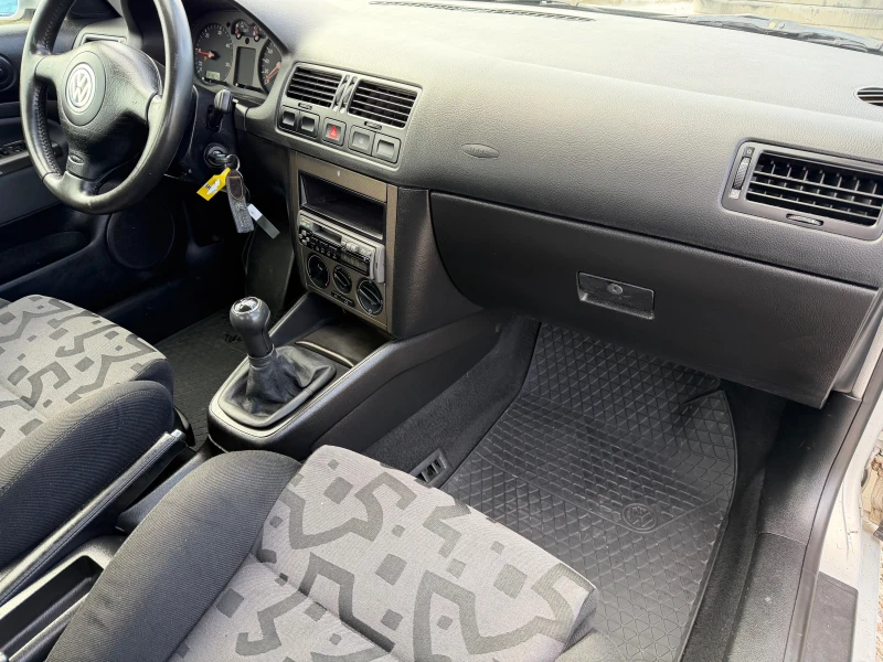 VW Bora 1.9 TDI, снимка 13 - Автомобили и джипове - 53590474