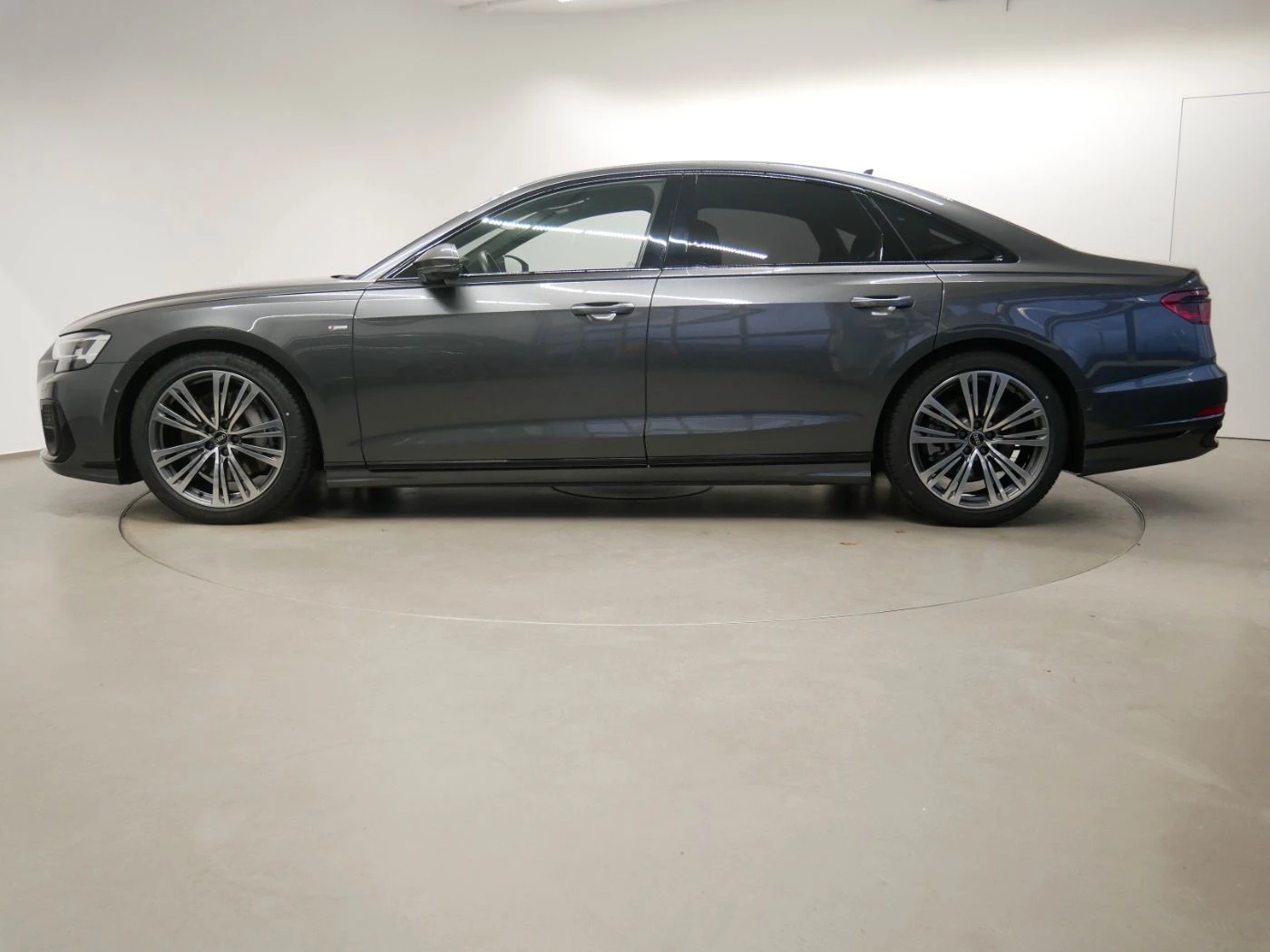 Audi A8 55 TFSI/S-LINE/PANO/B&O/HEAD UP/MATRIX/BLACK OPTIC - изображение 3