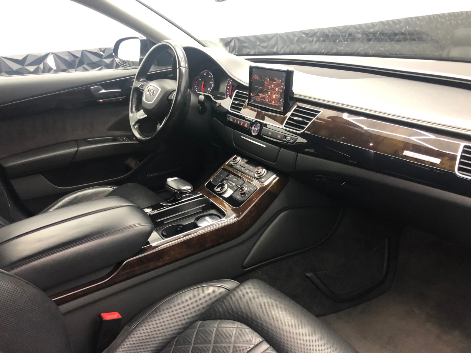Audi A8 1-Собственик-MATRIX-262k.s-Distronik-Podgrevi!!, снимка 11 - Автомобили и джипове - 50123544