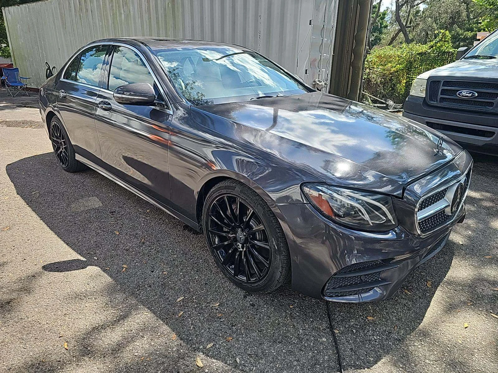 Mercedes-Benz E 300 AMG PACK* BURMASTER* KEYLESS GO* М.ТОЧКА* COMFOT B - изображение 2