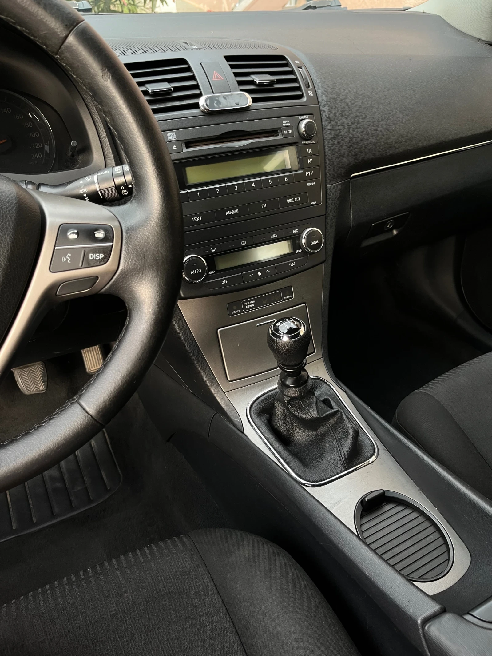 Toyota Avensis 2.2 D4D - изображение 6