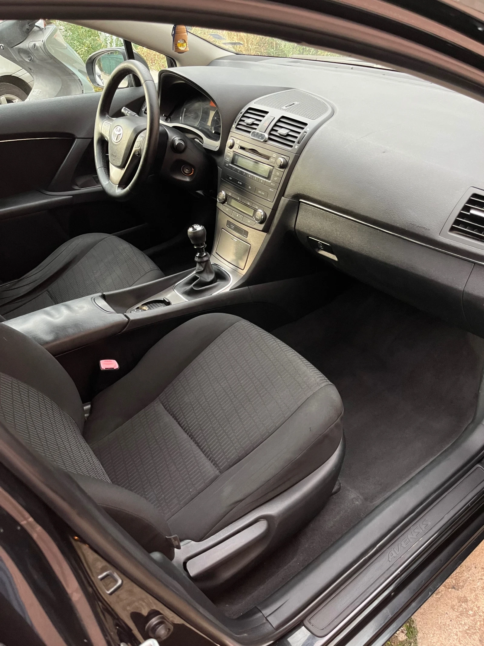 Toyota Avensis 2.2 D4D - изображение 8