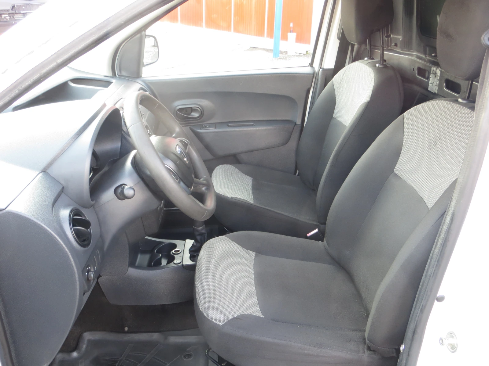 Dacia Dokker 1, 6 ГАЗ/БЕНЗИН - изображение 7