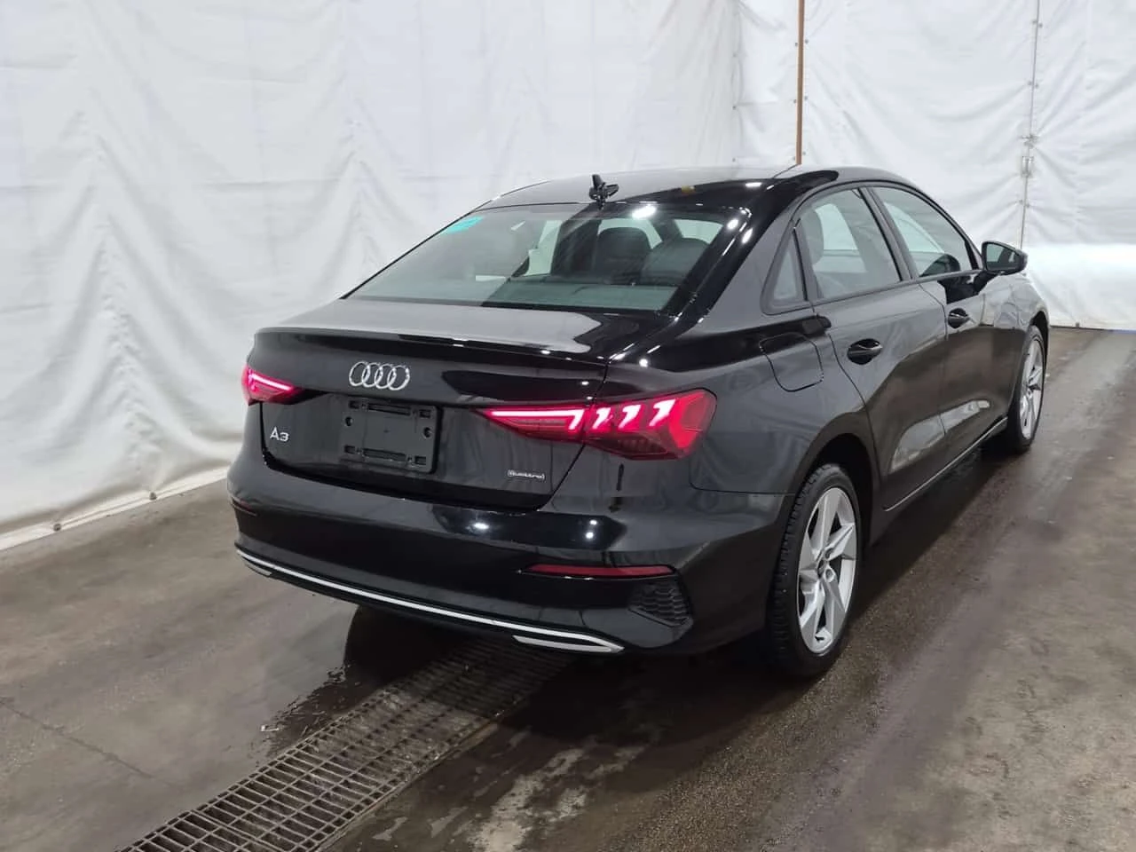 Audi A3 KOMFORT * 2 КЛЮЧА* ПАНОРАМА* CARFAX *  - изображение 3