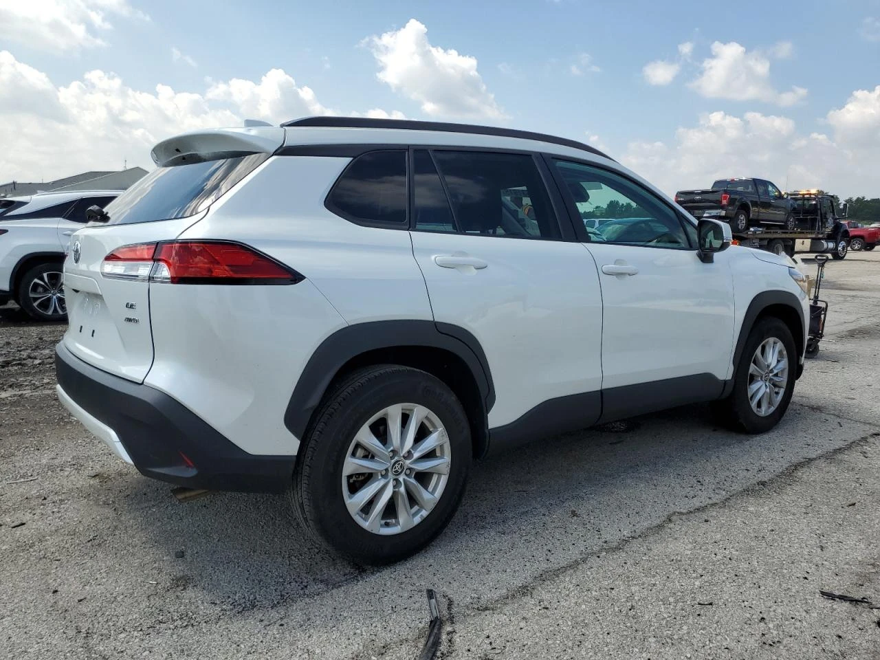 Toyota Corolla Cross 2l Le, снимка 3 - Автомобили и джипове - 53764080