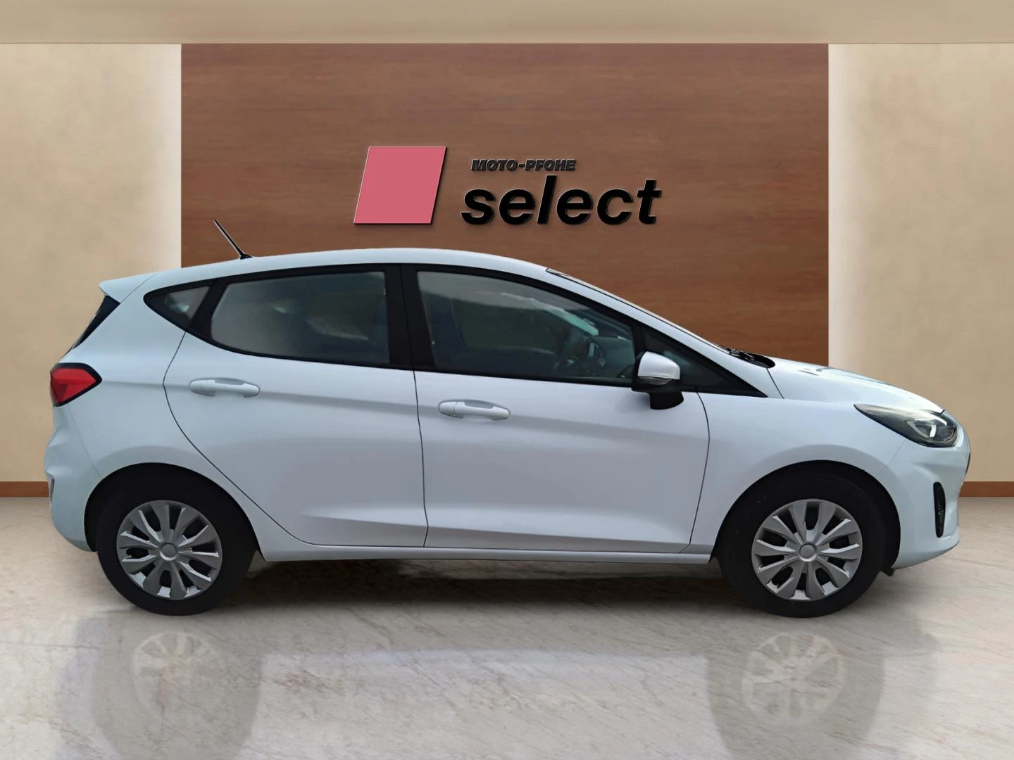 Ford Fiesta 1.1, снимка 4 - Автомобили и джипове - 53818885