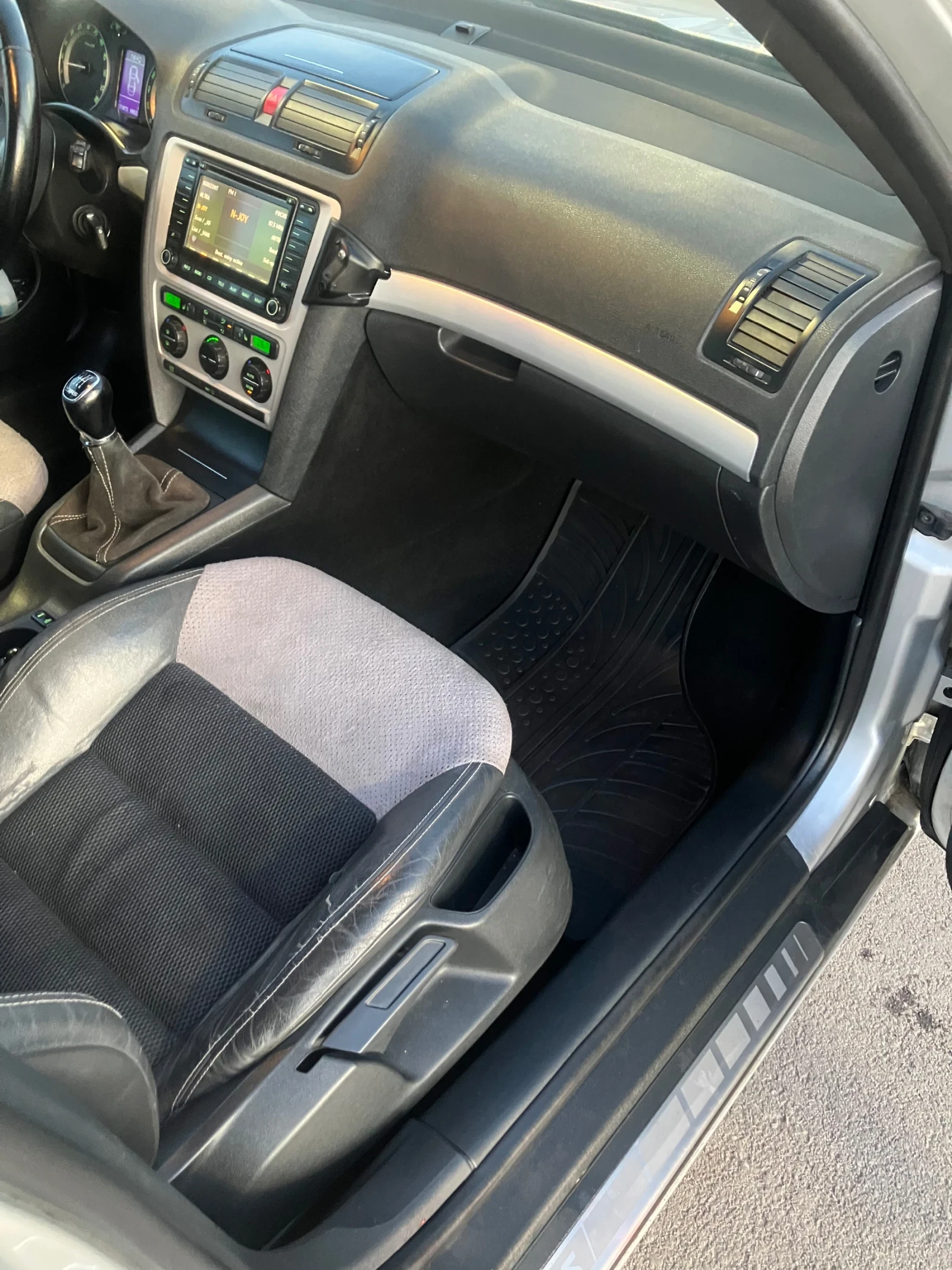 Skoda Octavia vRS 2.0 TDI 170 к.с., снимка 8 - Автомобили и джипове - 53830202