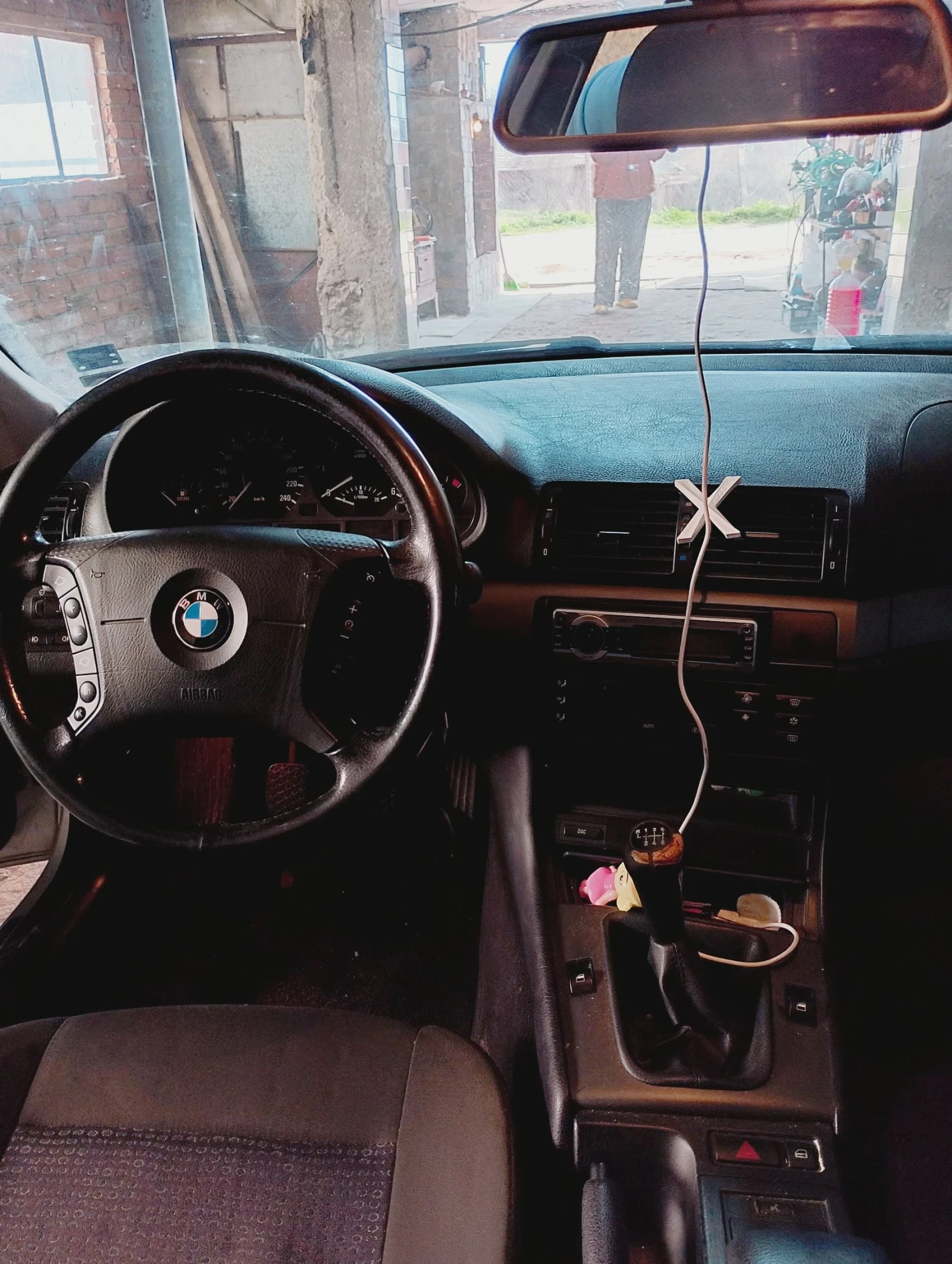 BMW 320, снимка 6 - Автомобили и джипове - 53846129