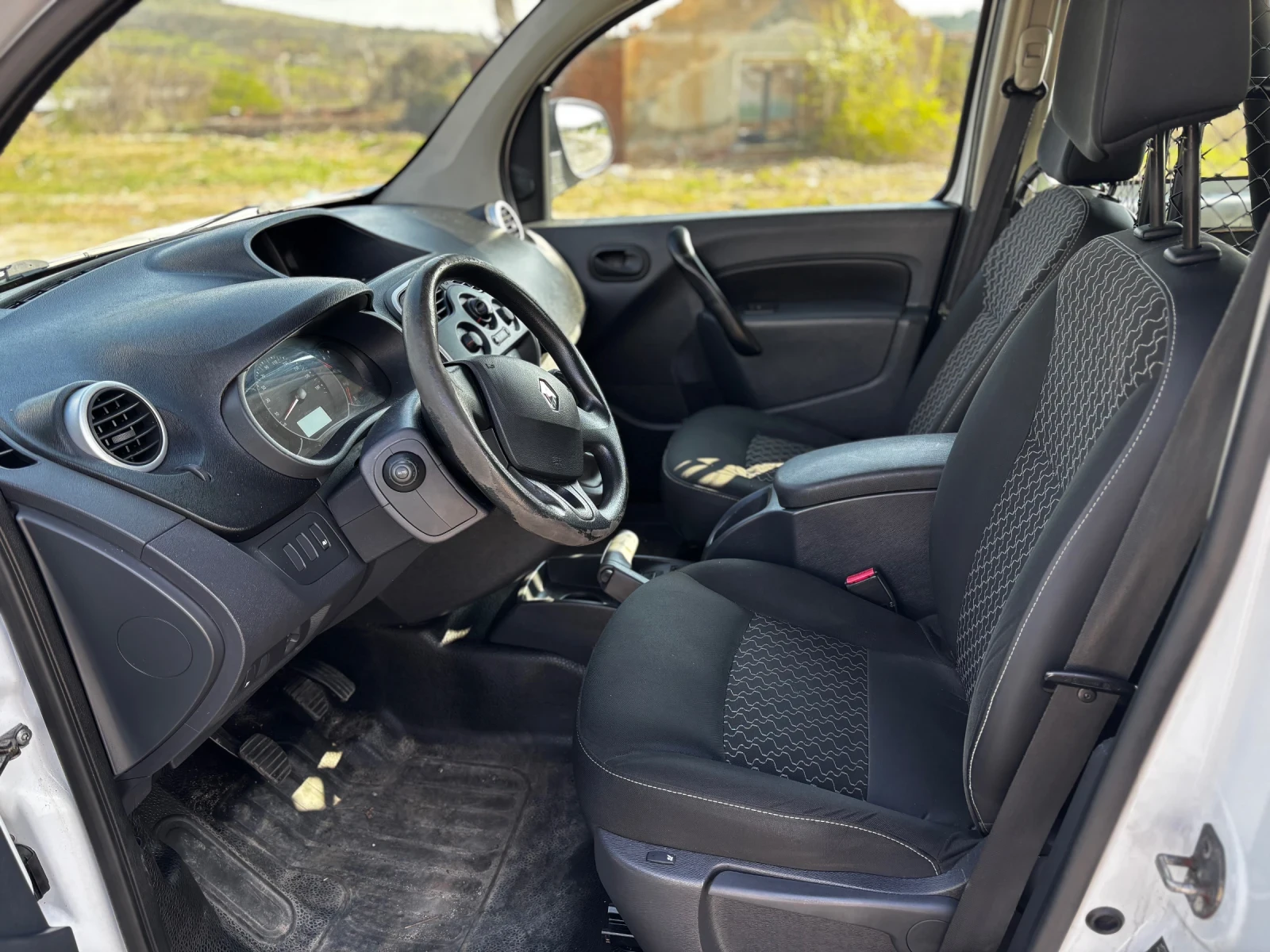 Renault Kangoo 1.5 dci, снимка 7 - Автомобили и джипове - 54179719