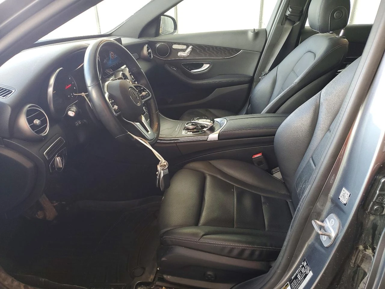 Mercedes-Benz C 300 4MATIC, снимка 7 - Автомобили и джипове - 54174444