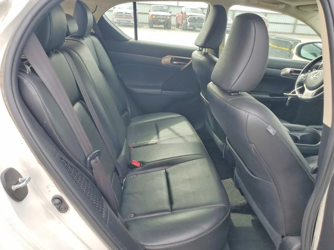 Lexus CT 200h, снимка 7 - Автомобили и джипове - 54791536