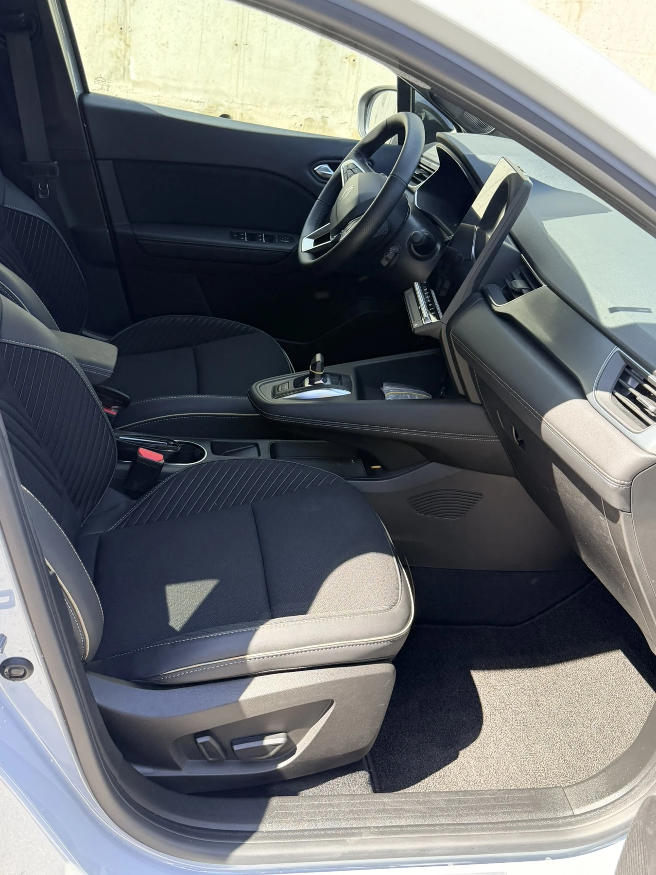Renault Symbioz E-Tech Full Hybrid, снимка 12 - Автомобили и джипове - 54828385