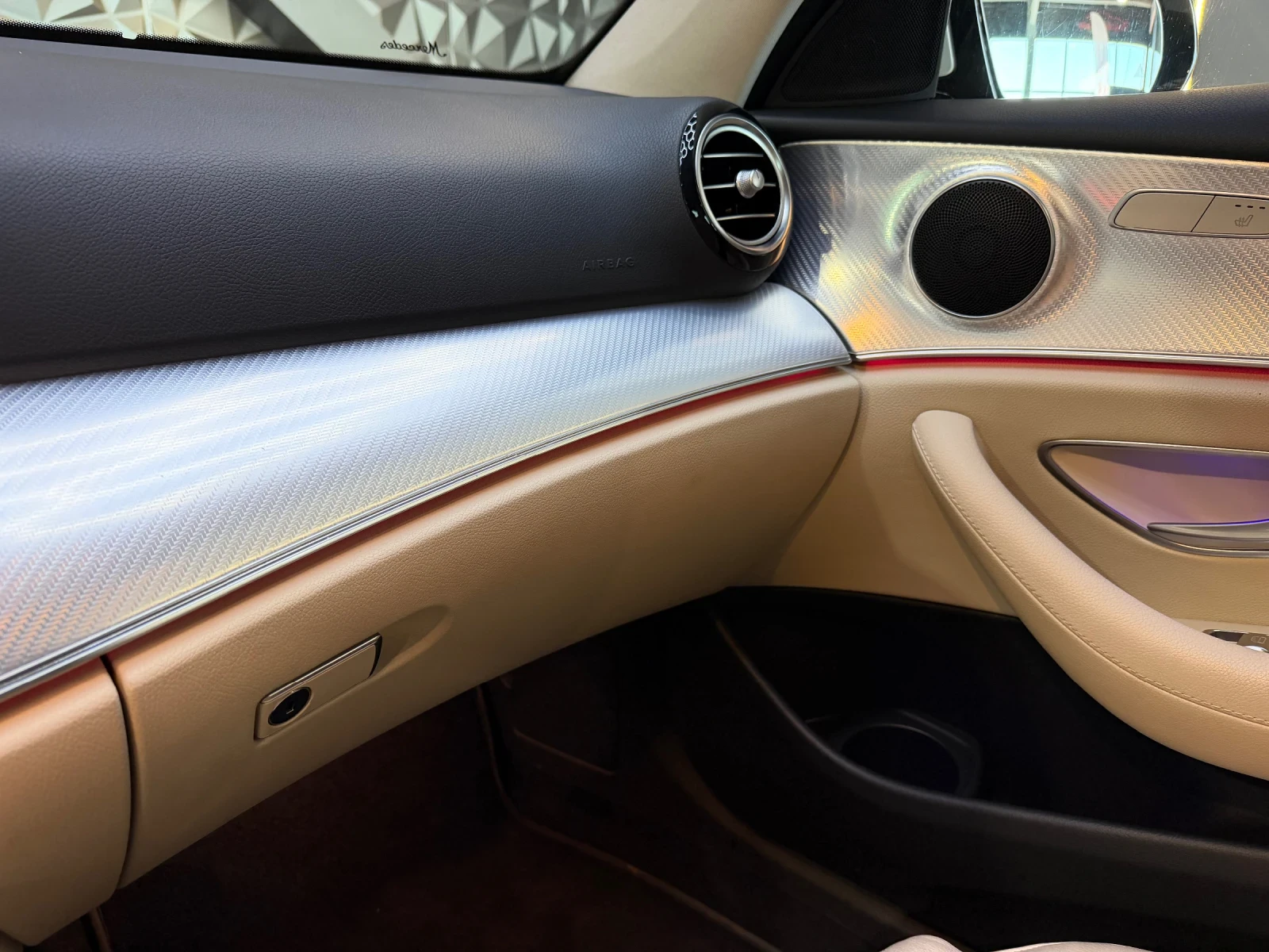 Mercedes-Benz E 200 d * FACELIFT * , снимка 9 - Автомобили и джипове - 55001205