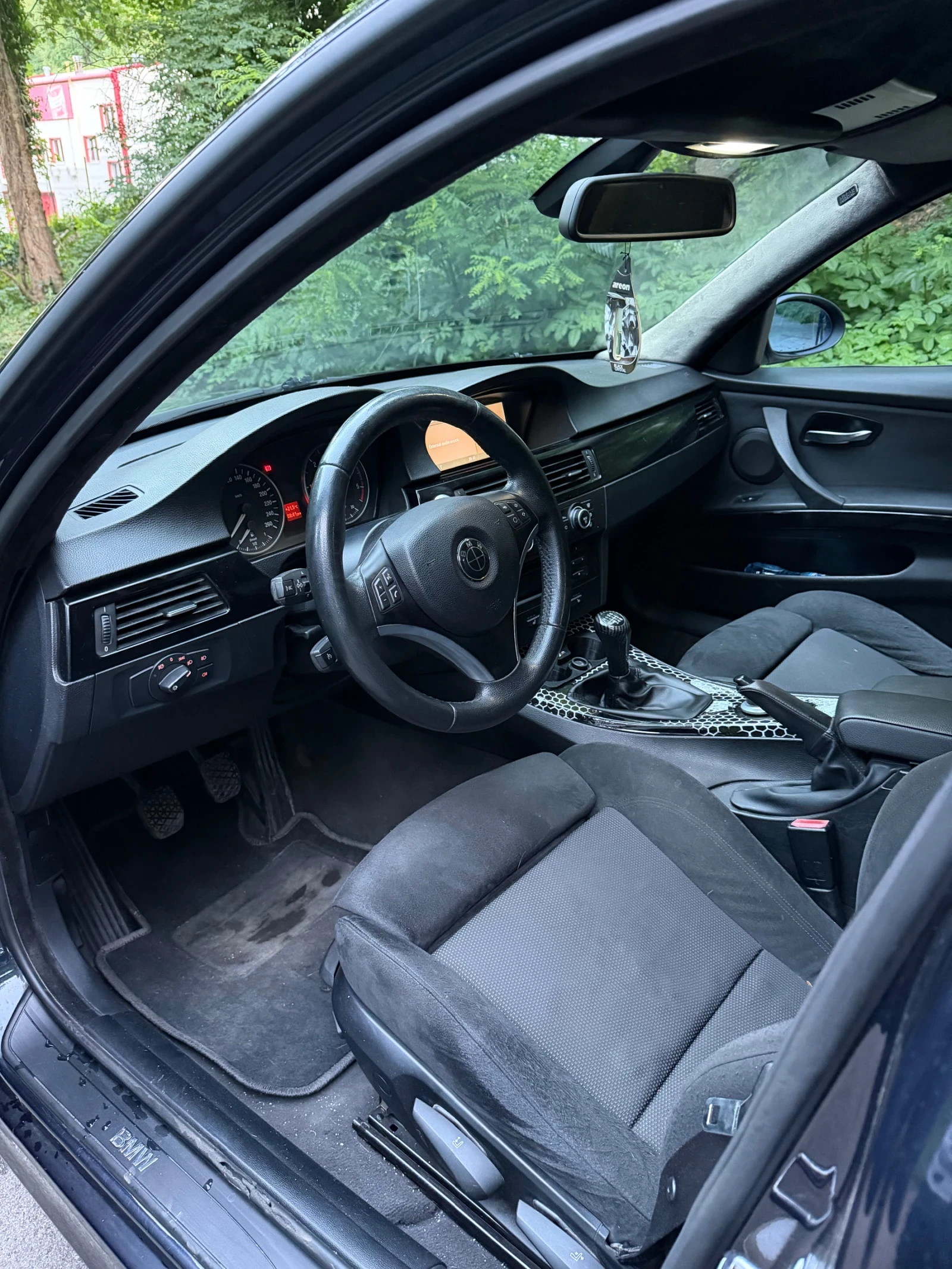 BMW 320, снимка 8 - Автомобили и джипове - 55012299