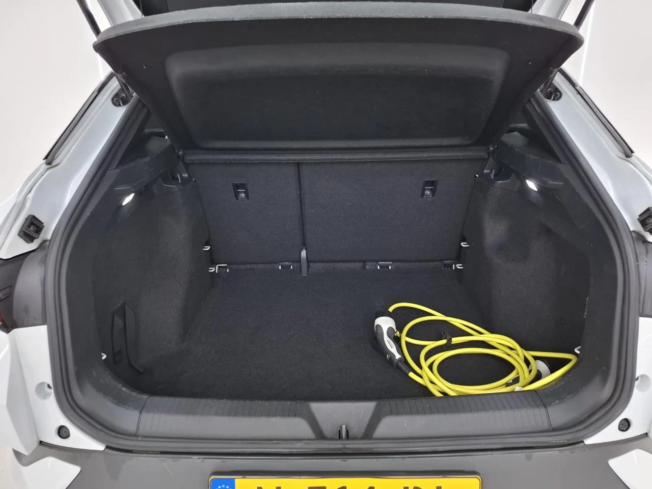 VW ID.4 Pro Auto/ 82 kWh/ SOH: 93%/ Очакван !, снимка 8 - Автомобили и джипове - 55050495