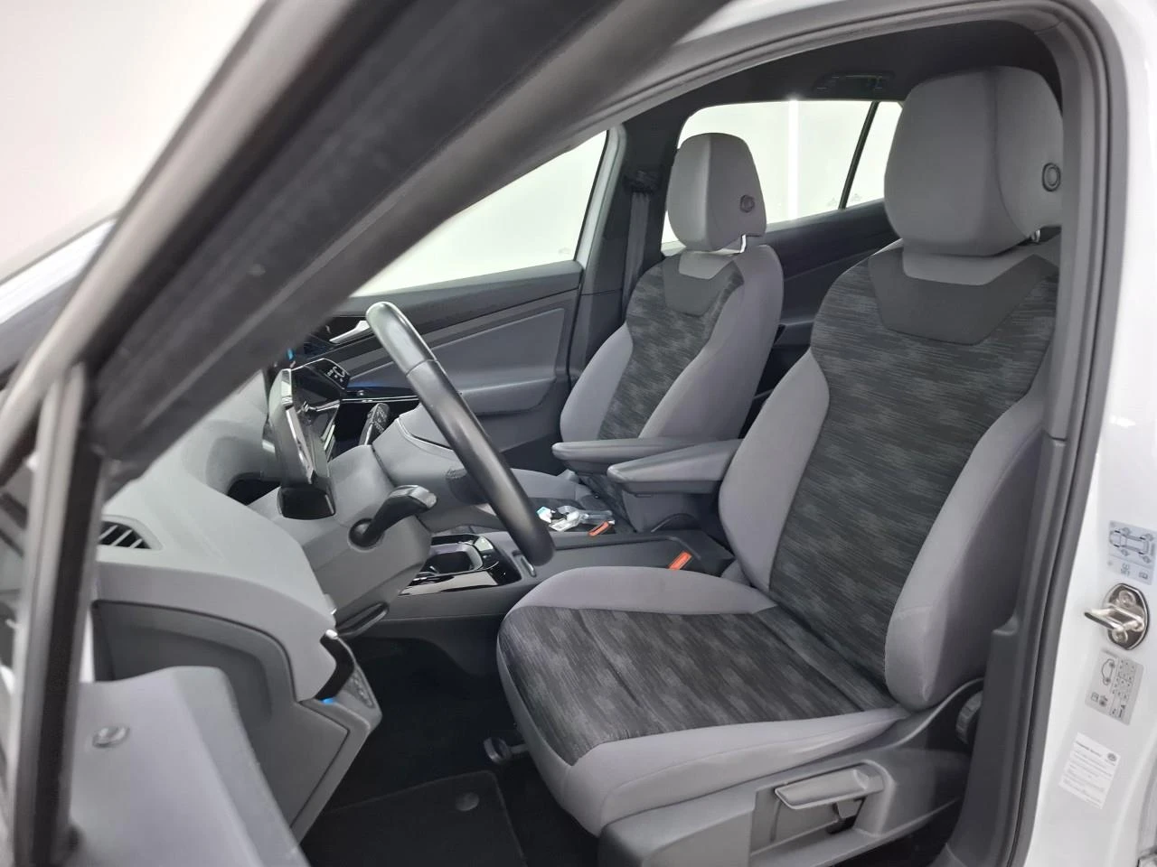 VW ID.4 Pro Auto/ 82 kWh/ SOH: 93%/ Очакван !, снимка 6 - Автомобили и джипове - 55050495