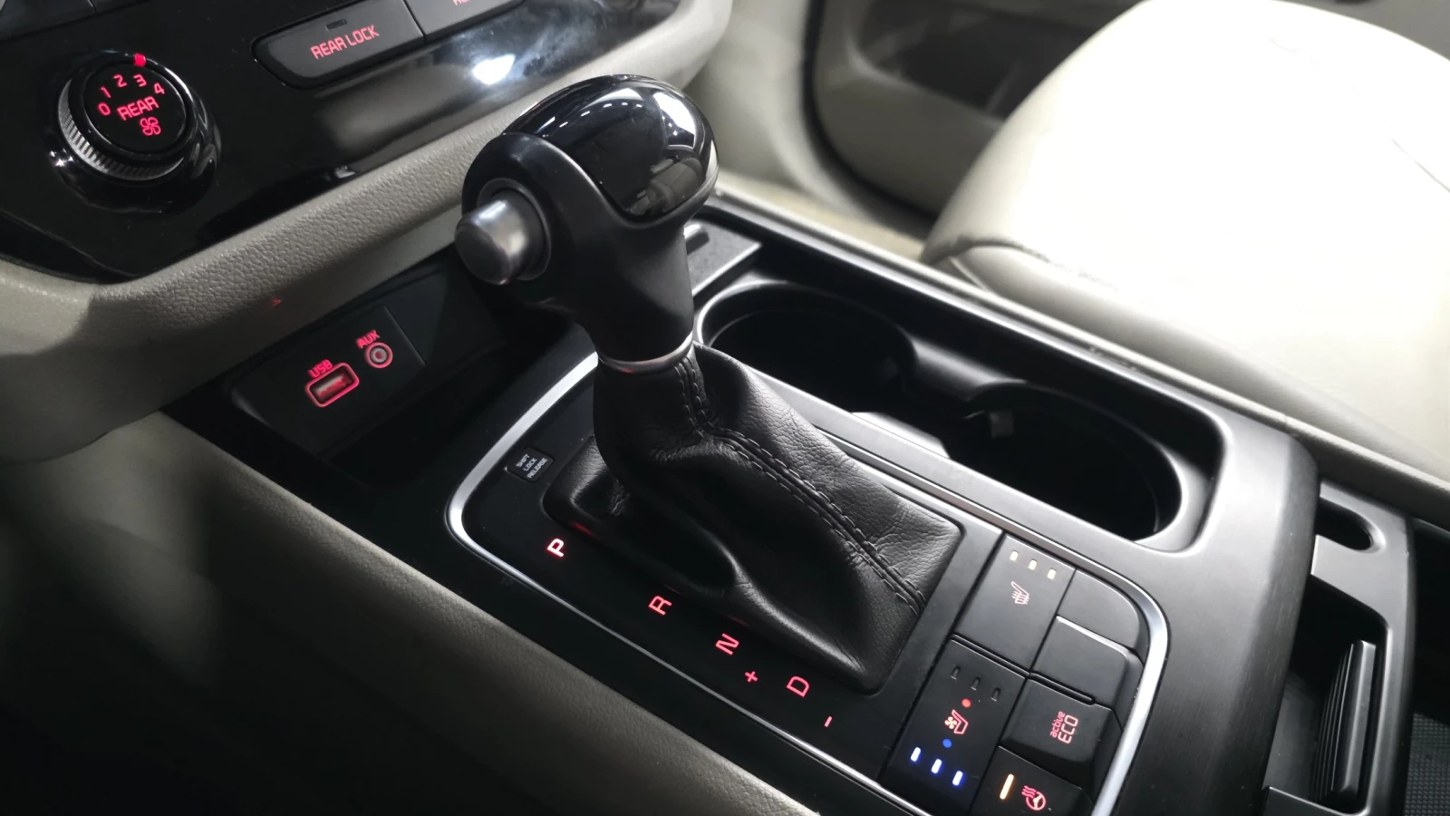 Kia Carnival ПОДГРЕВ ВОЛАН* КРАЙНА ЦЕНА, снимка 9 - Автомобили и джипове - 55595003