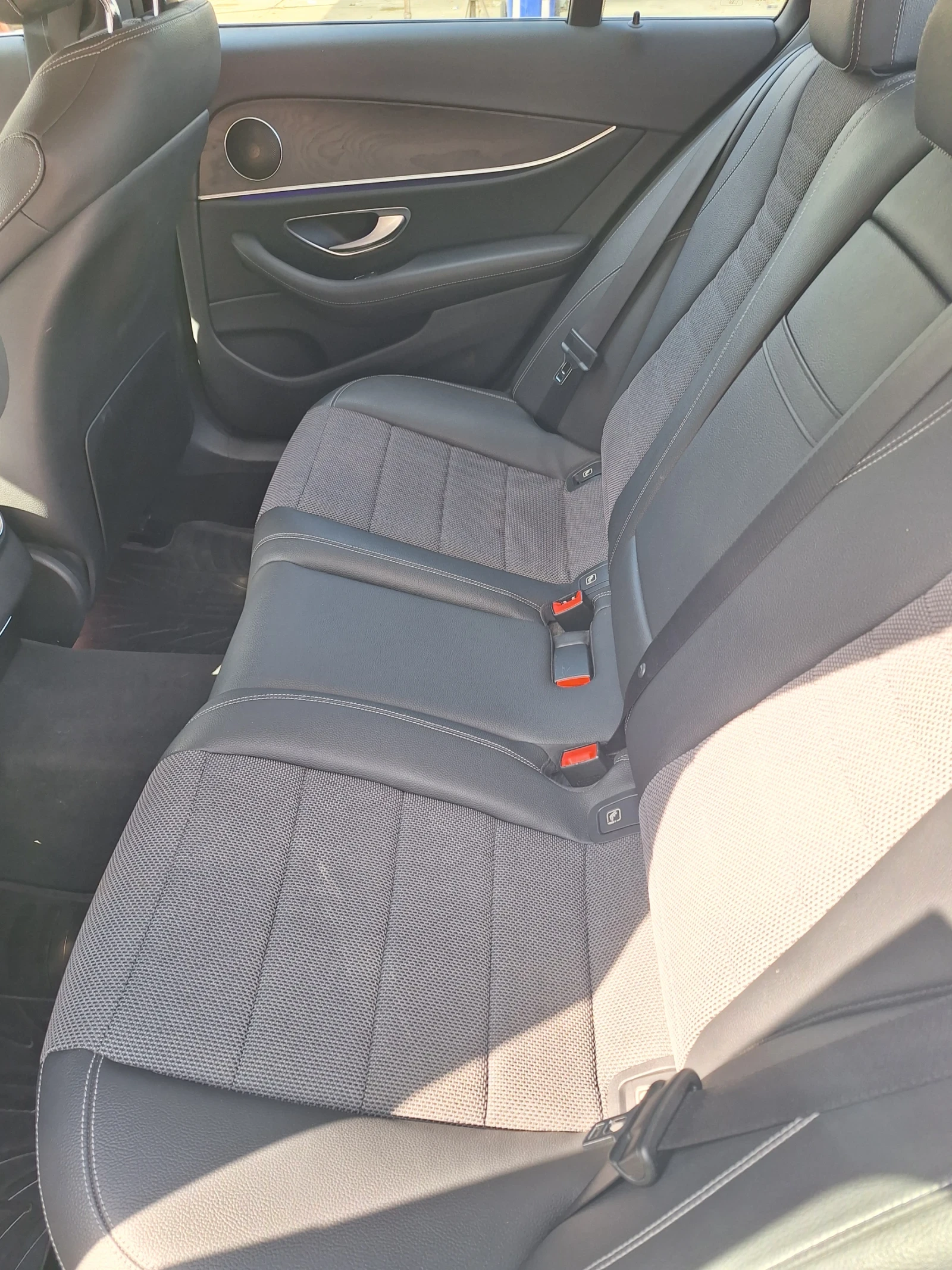 Mercedes-Benz E 220 Авангард, снимка 10 - Автомобили и джипове - 56289179