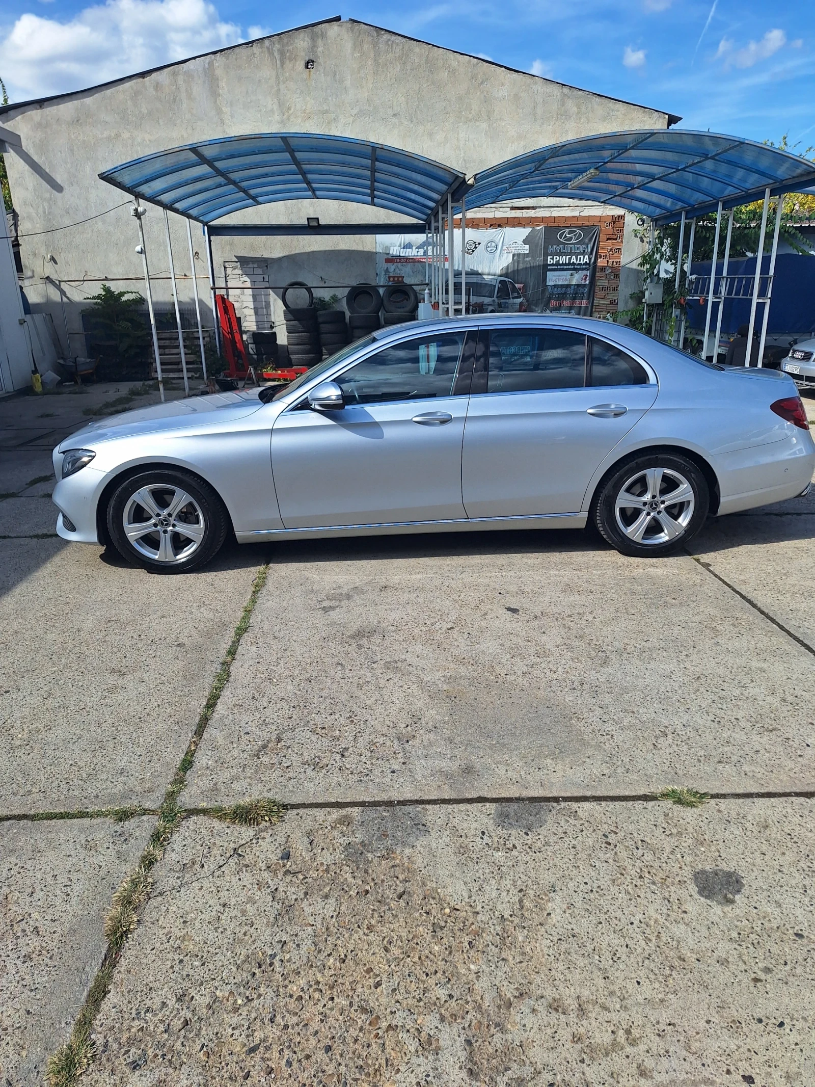 Mercedes-Benz E 220 Авангард, снимка 2 - Автомобили и джипове - 56289179