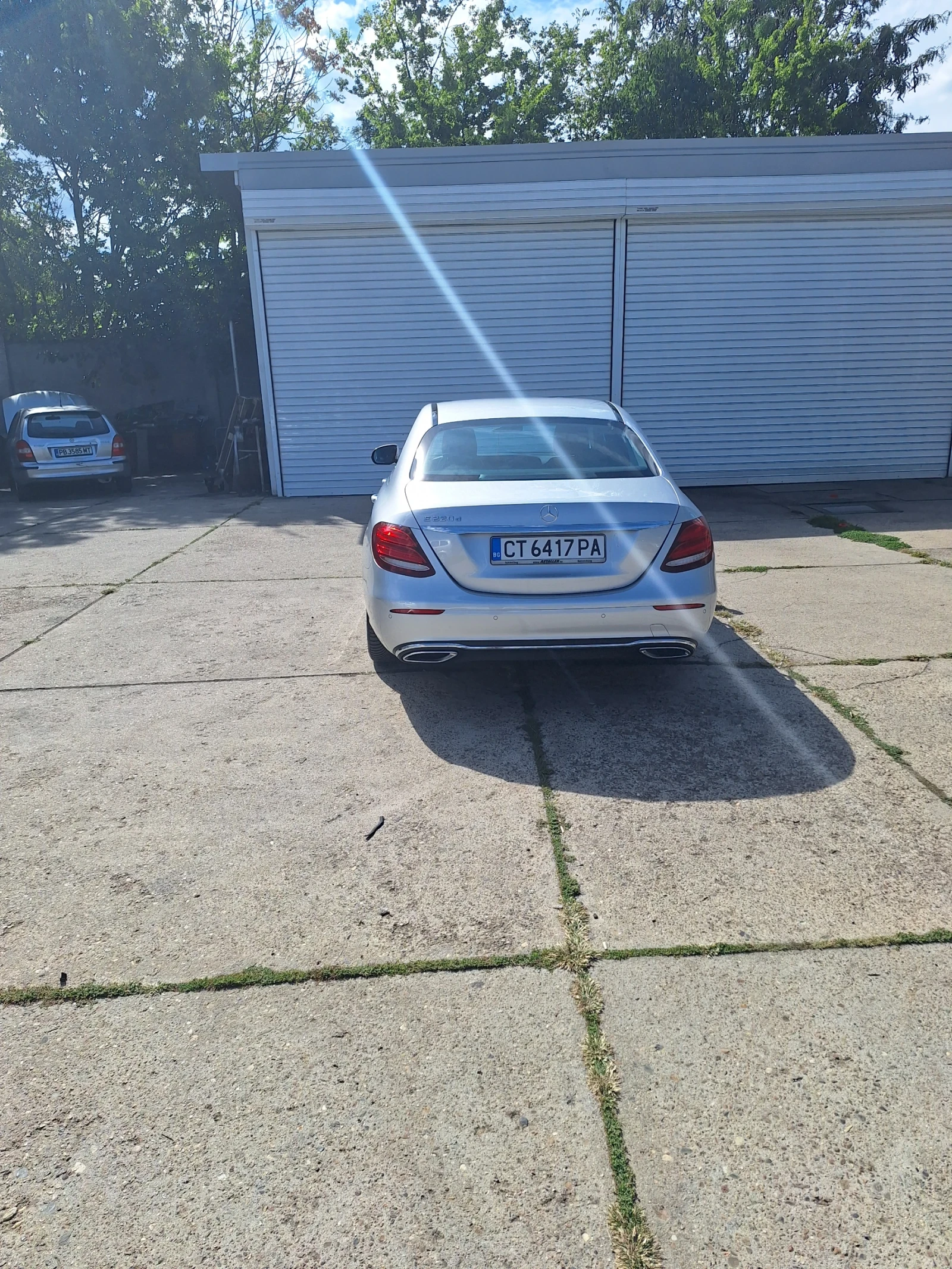 Mercedes-Benz E 220 Авангард, снимка 3 - Автомобили и джипове - 56289179