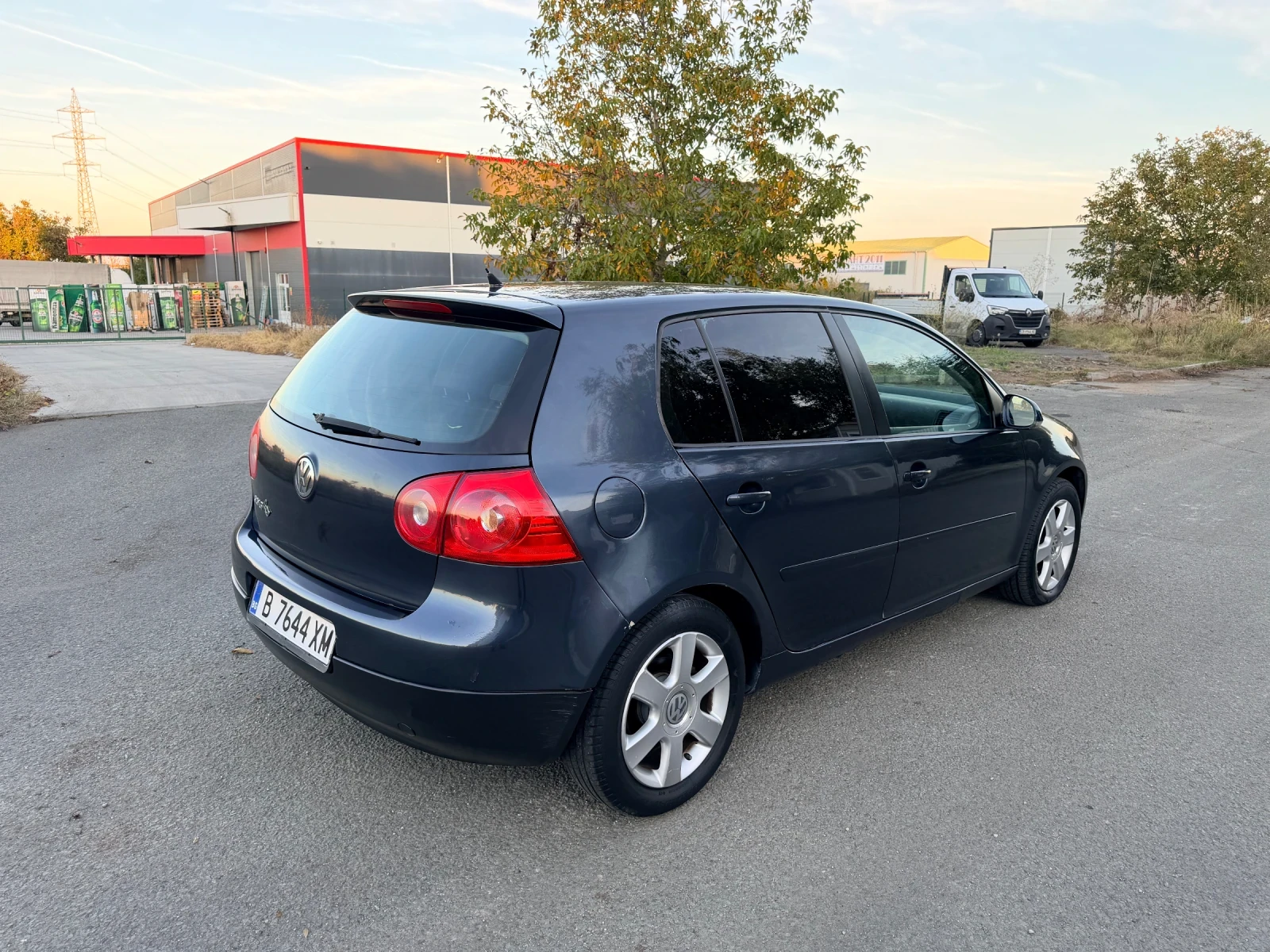 VW Golf 1.6-Бензин 2007г, снимка 4 - Автомобили и джипове - 56642695