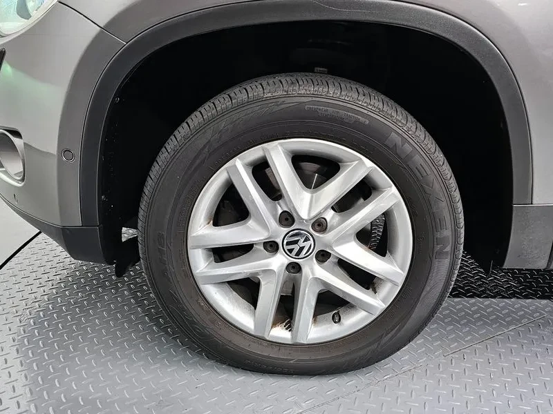 VW Tiguan 2.0 Tdi 5N, снимка 5 - Автомобили и джипове - 56112787