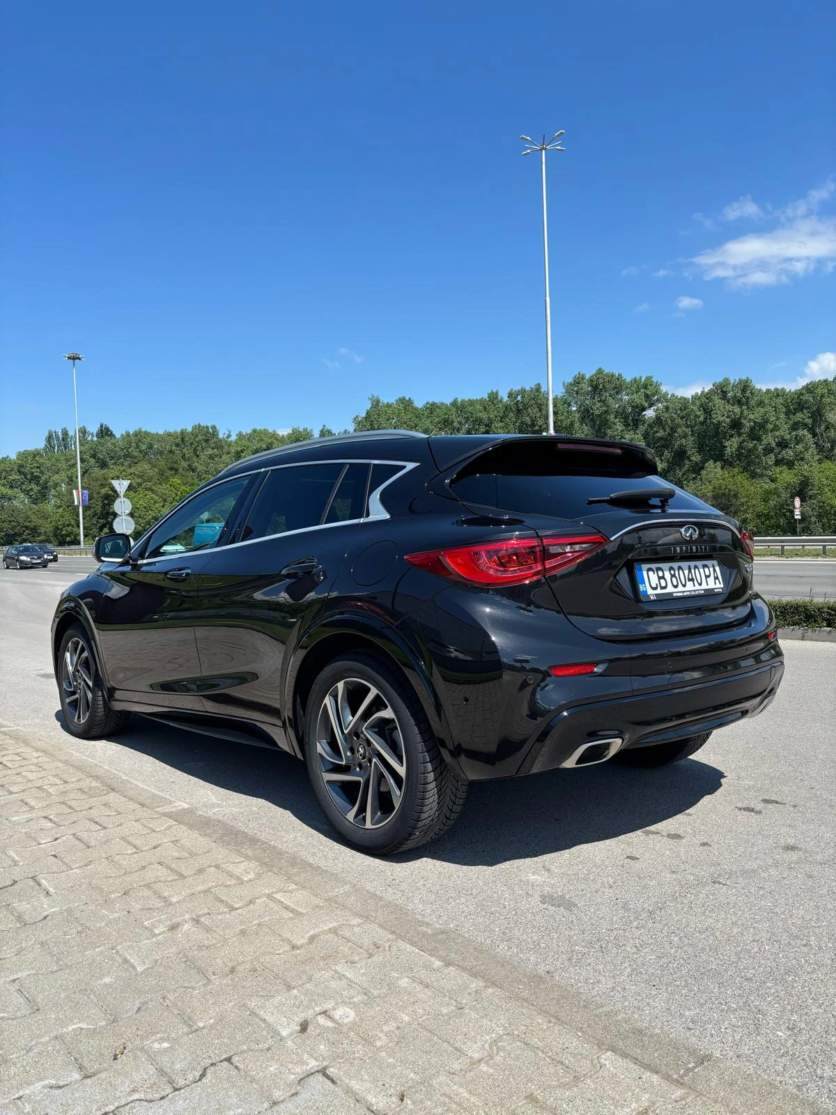 Infiniti Q30 1.6 LUXE CITY BLACK - изображение 3