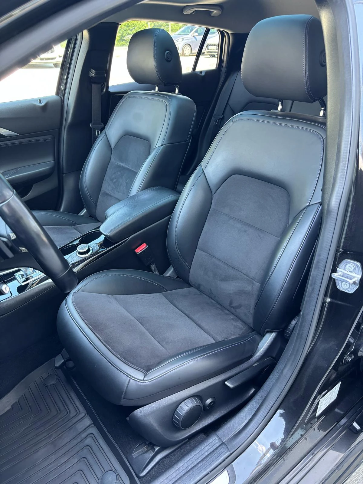 Infiniti Q30 1.6 LUXE CITY BLACK - изображение 9