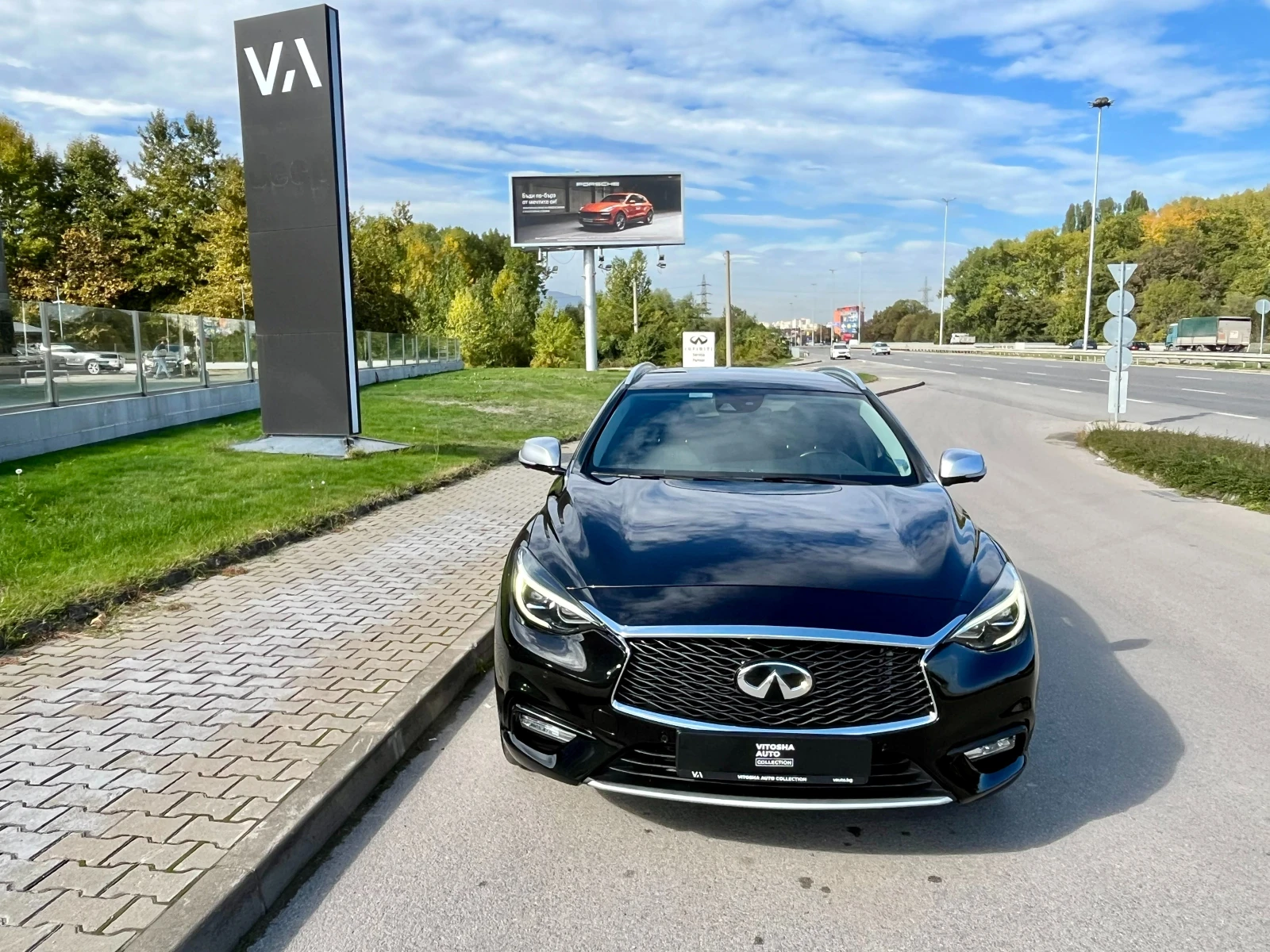 Infiniti Q30 1.6 LUXE CITY BLACK - изображение 2