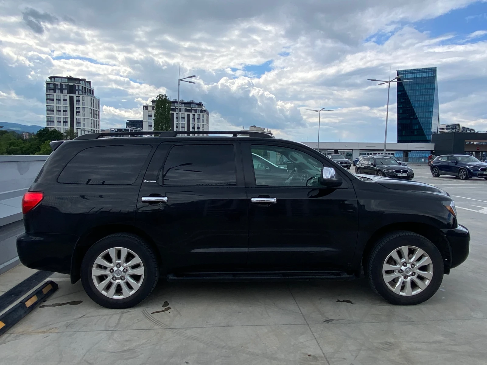 Toyota Sequoia  - изображение 6