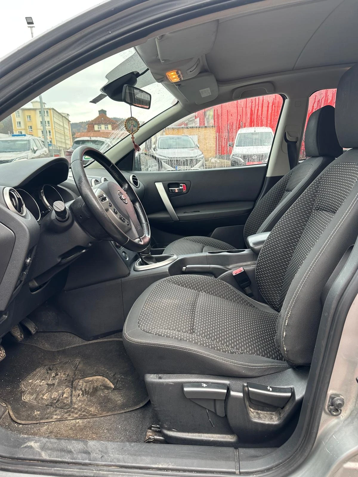 Nissan Qashqai * Панорама* 7-местен* Газ*  - изображение 9