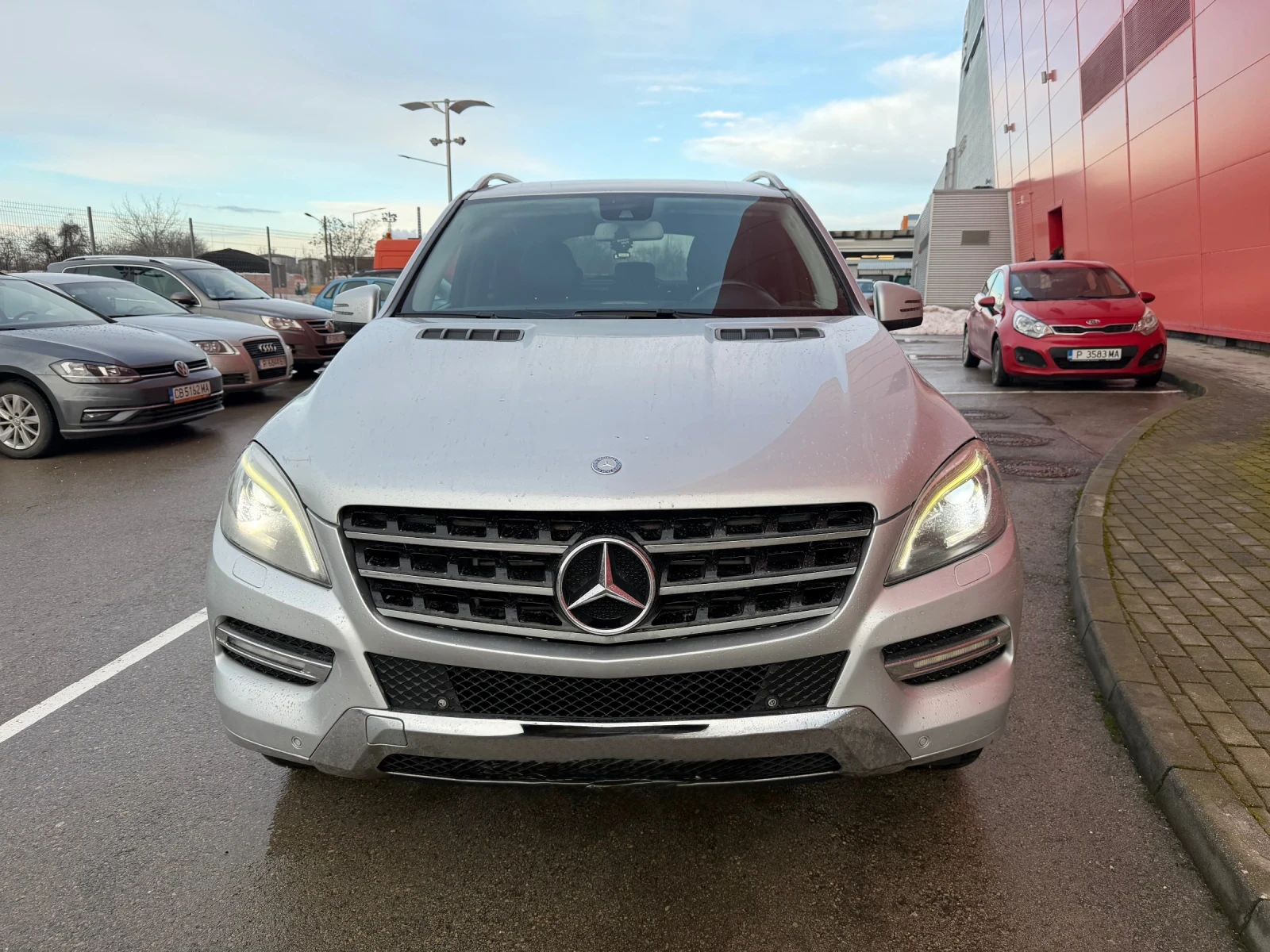 Mercedes-Benz ML 350 AMG* LED* ТЕГЛИЧ* НА* ПРУЖИНИ, снимка 3 - Автомобили и джипове - 53818323
