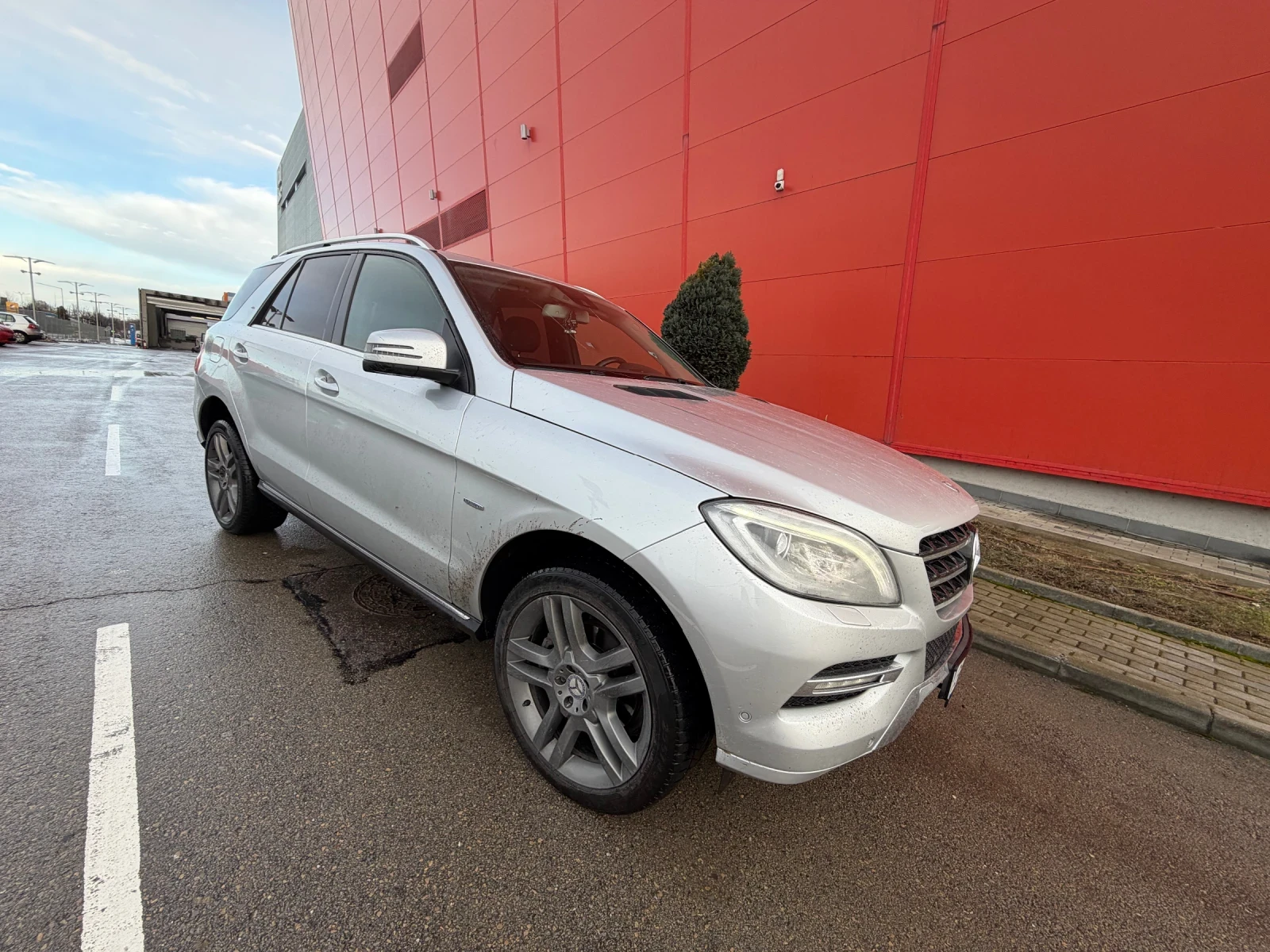 Mercedes-Benz ML 350 AMG* LED* ТЕГЛИЧ* НА* ПРУЖИНИ, снимка 2 - Автомобили и джипове - 53818323